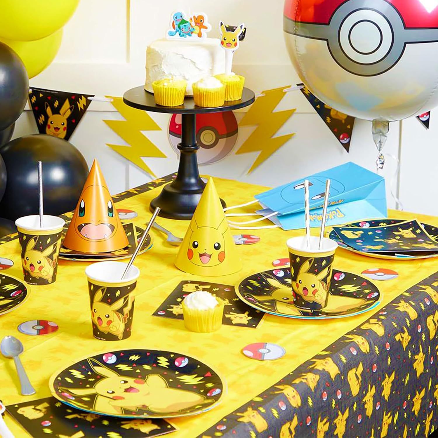 Kit Compleanno Pokemon fino a 8 persone, Set Stoviglie Pikachu Addobbi Decorazioni da Tavola per Festa Party Carnevale Halloween a Tema Bambini, 8 Piatti, 16 Tovaglioli, 8 Bicchieri