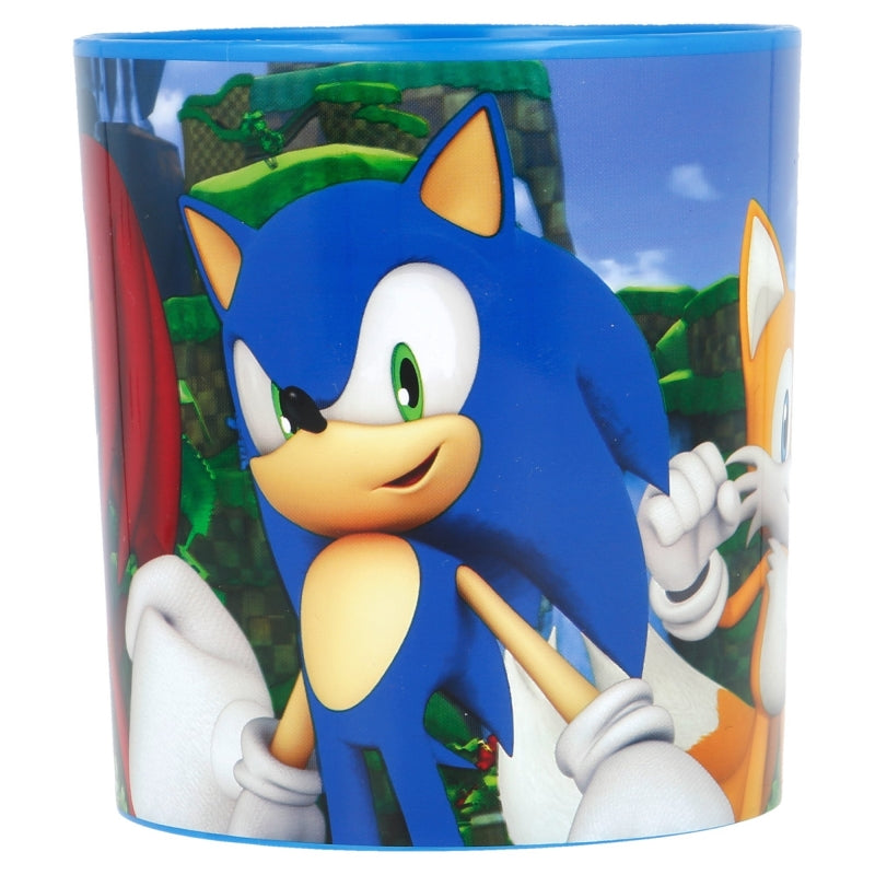 Tazza Sega Sonic da 350 ml in plastica per bambini utilizzabile in microonde con grafiche dei personaggi più amati del cinema e della televisione.