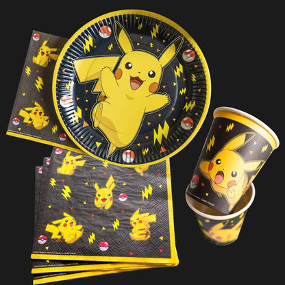 Kit Compleanno Pokemon fino a 8 persone, Set Stoviglie Pikachu Addobbi Decorazioni da Tavola per Festa Party Carnevale Halloween a Tema Bambini, 8 Piatti, 16 Tovaglioli, 8 Bicchieri