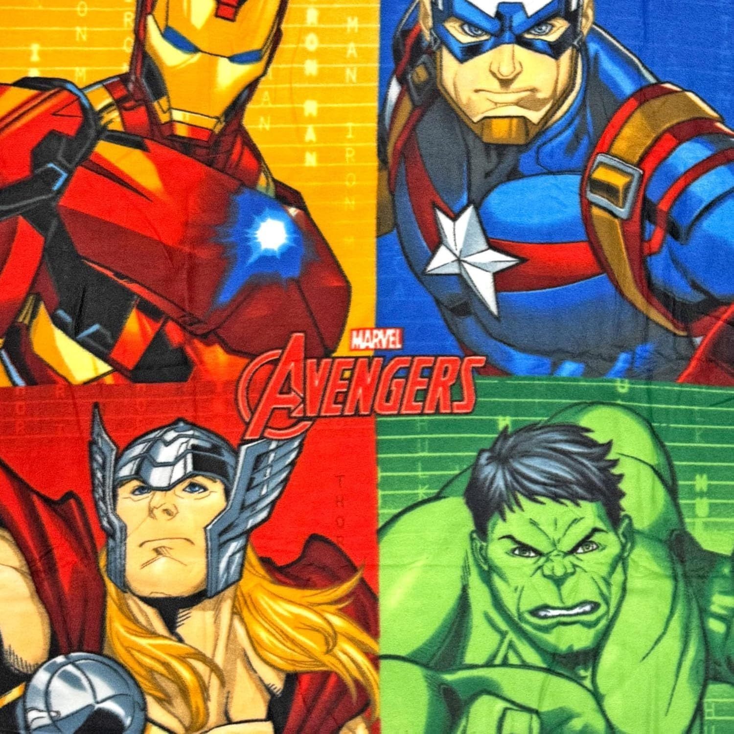 AVENGERS Coperta Ufficiale Plaid Morbida e Calda 100x140cm in Pile con Stampa Supereroi Hulk - Idea Regalo Bambini